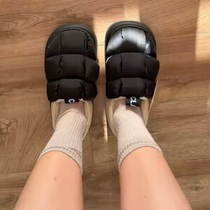 Cozy Puffer Slippers for Women – Warm Plush Lined Indoor/Outdoor Platform House